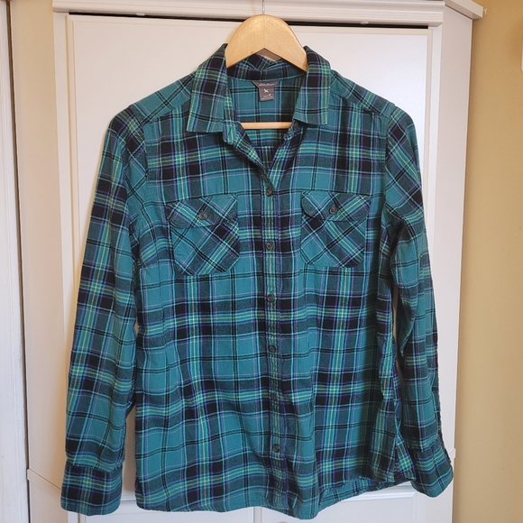 Eddie Bauer Fitted Plaid Shirt. Women's Size M - Picture 1 of 6